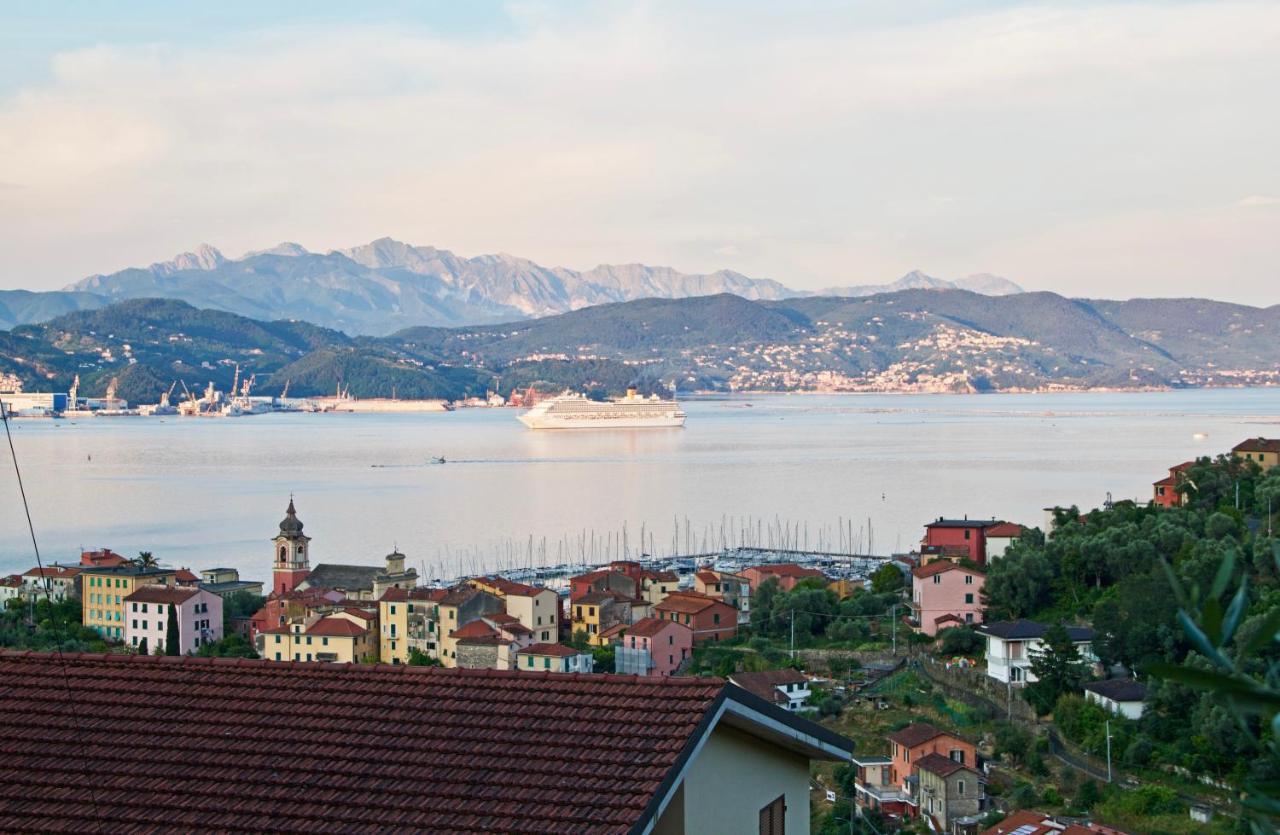 La Terrazza Con L'Ulivo - Guesthouse Con Terrazza E Vista Sul Golfo Dei Poeti La Spezia Extérieur photo