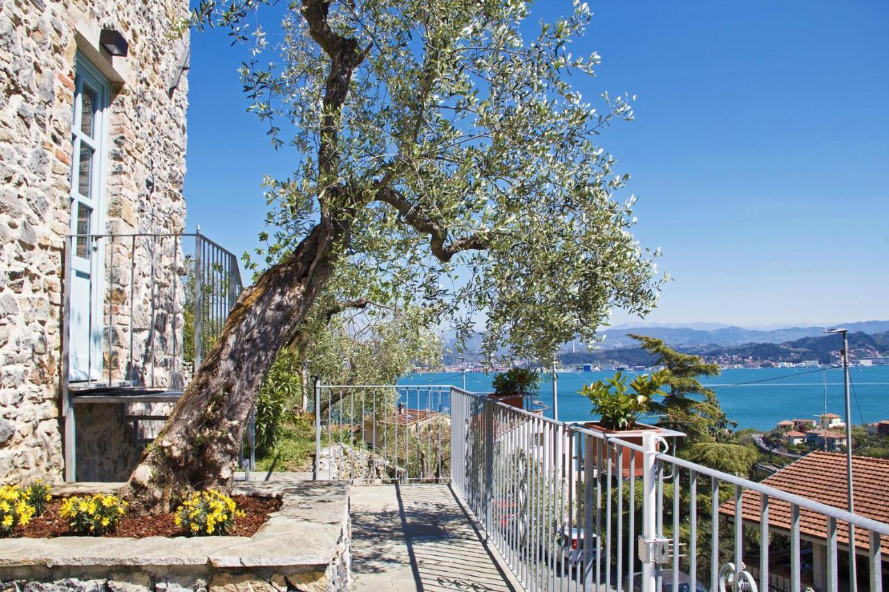 La Terrazza Con L'Ulivo - Guesthouse Con Terrazza E Vista Sul Golfo Dei Poeti La Spezia Extérieur photo